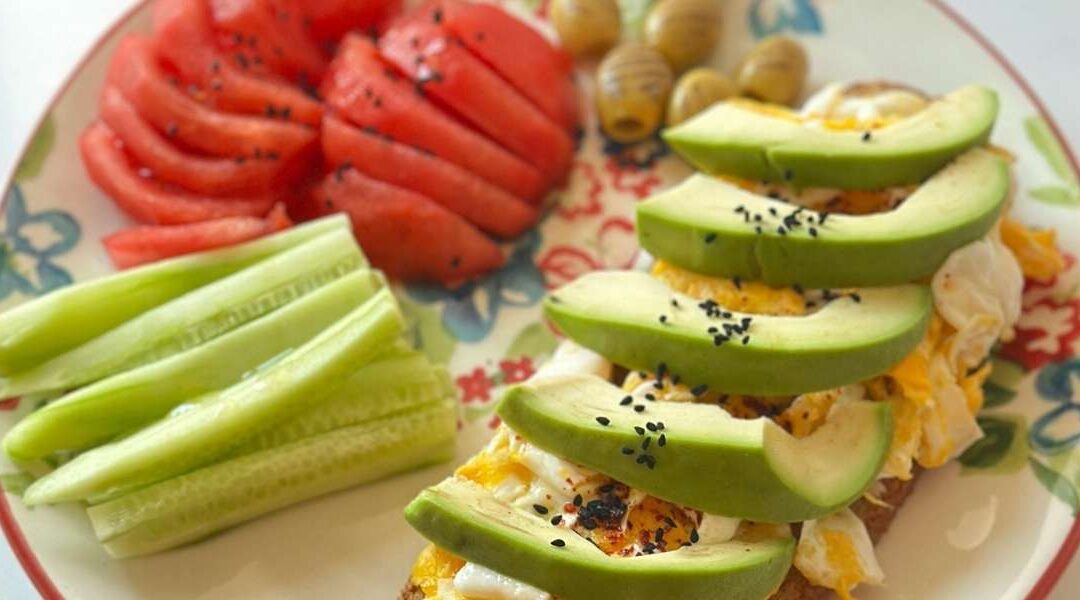 Déficit calorique pour perdre 1 kg : quels aliments privilégier pour y arriver plus vite ?