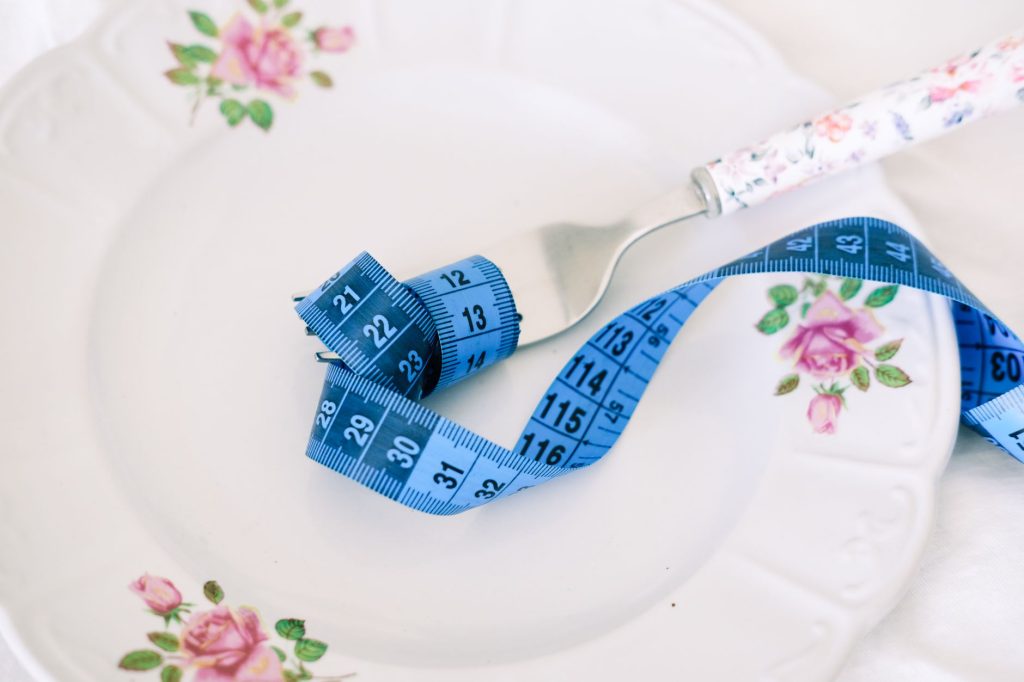 Le déficit calorique : combien réduire, et à quel rythme